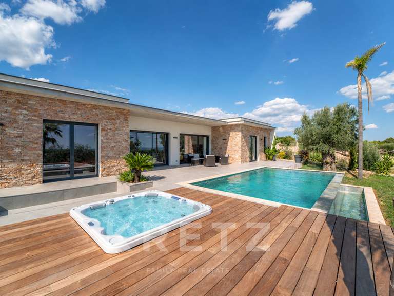 House Nîmes - 6 bedrooms - 250m²