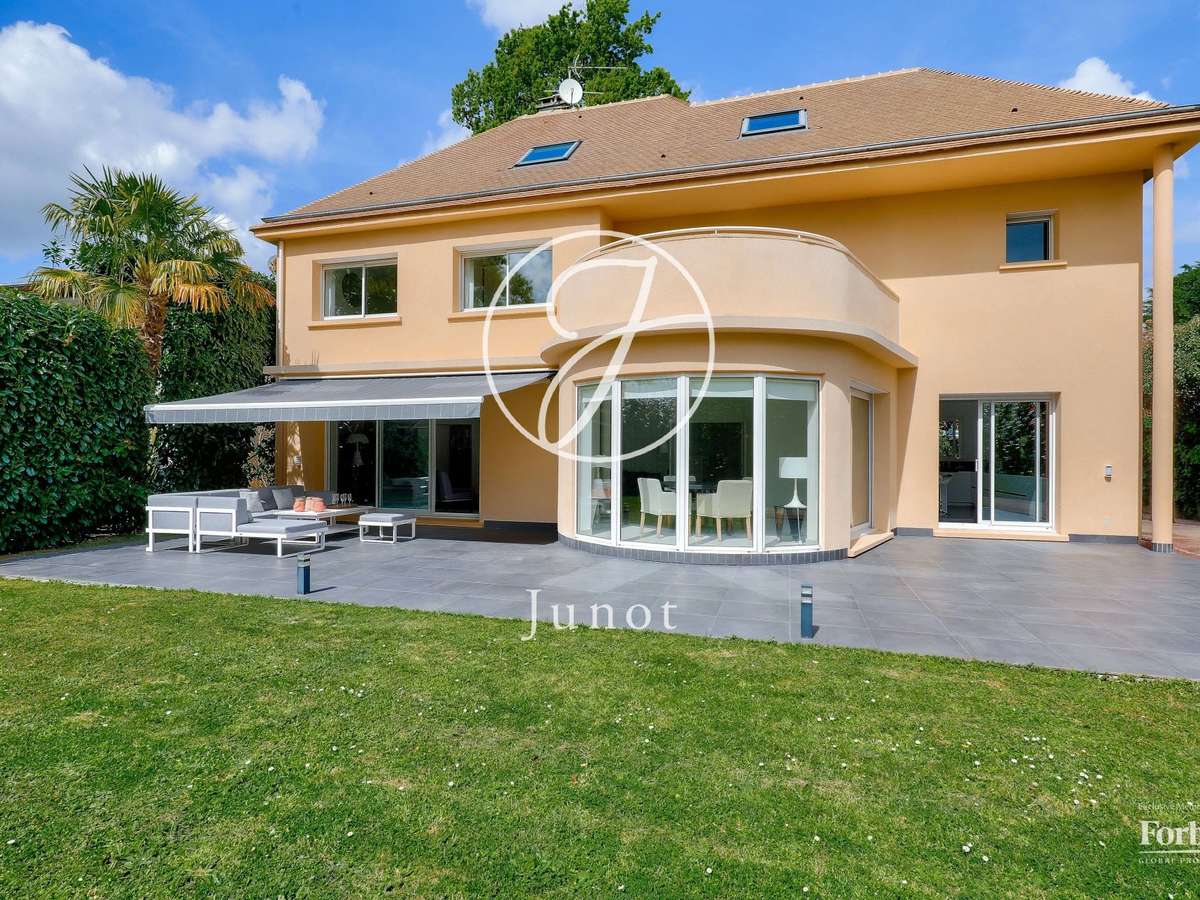 House La Celle-Saint-Cloud
