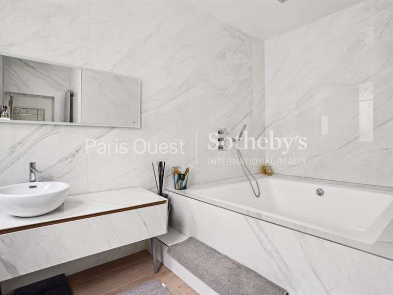 House Neuilly-sur-Seine - 4 bedrooms - 350m²