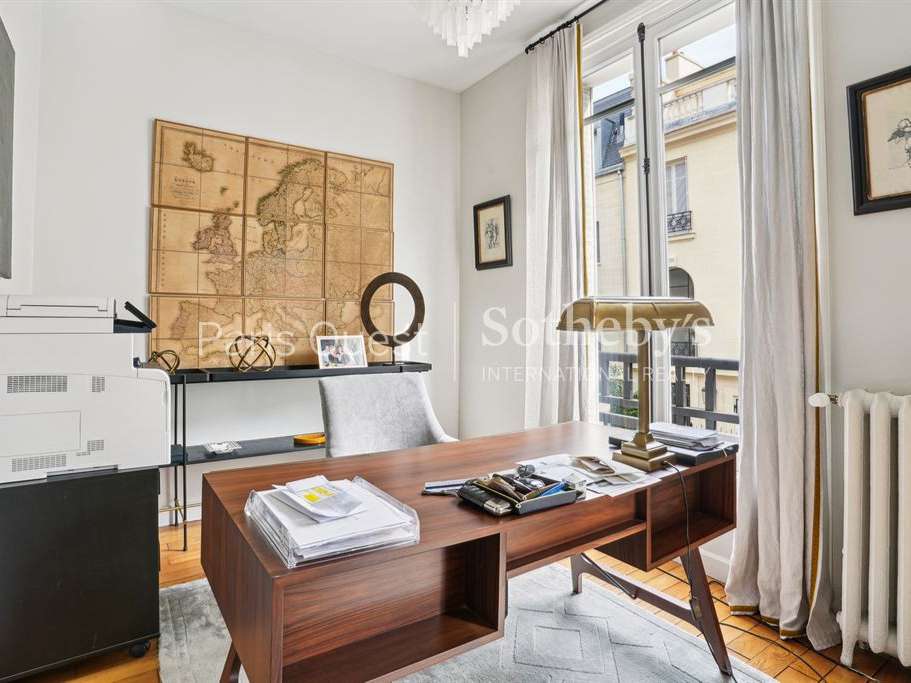 House Neuilly-sur-Seine