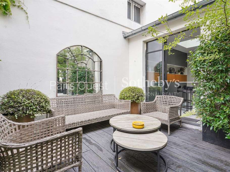 House Neuilly-sur-Seine