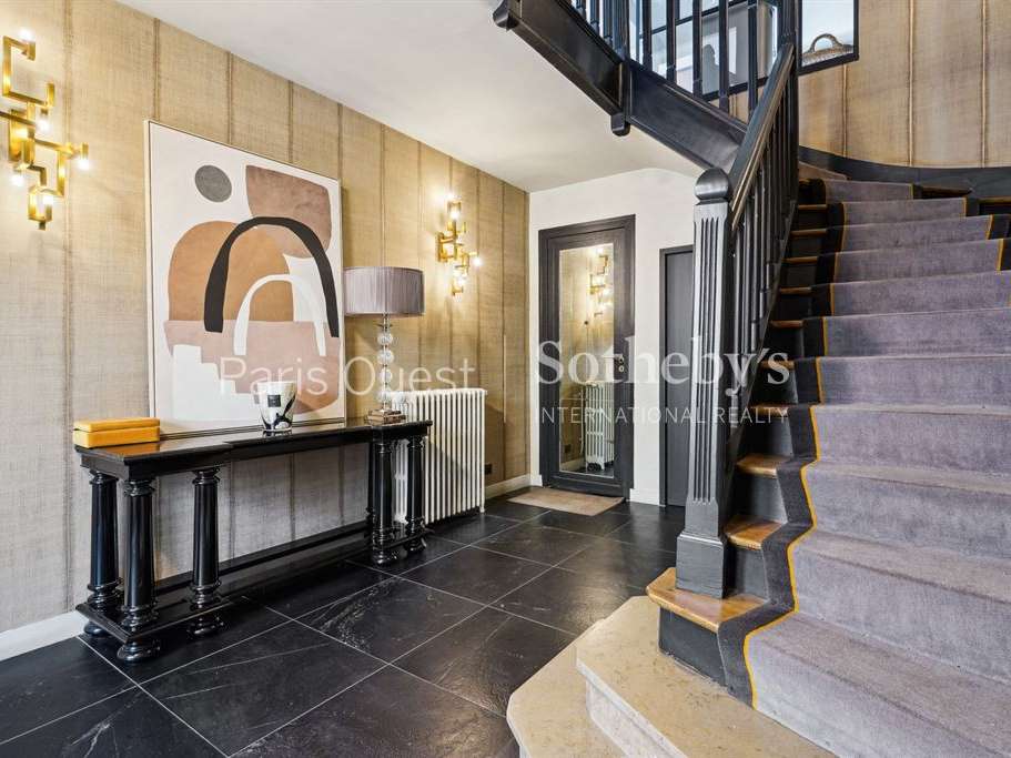 House Neuilly-sur-Seine