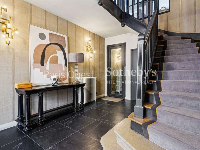 House Neuilly-sur-Seine - 4 bedrooms - 350m²