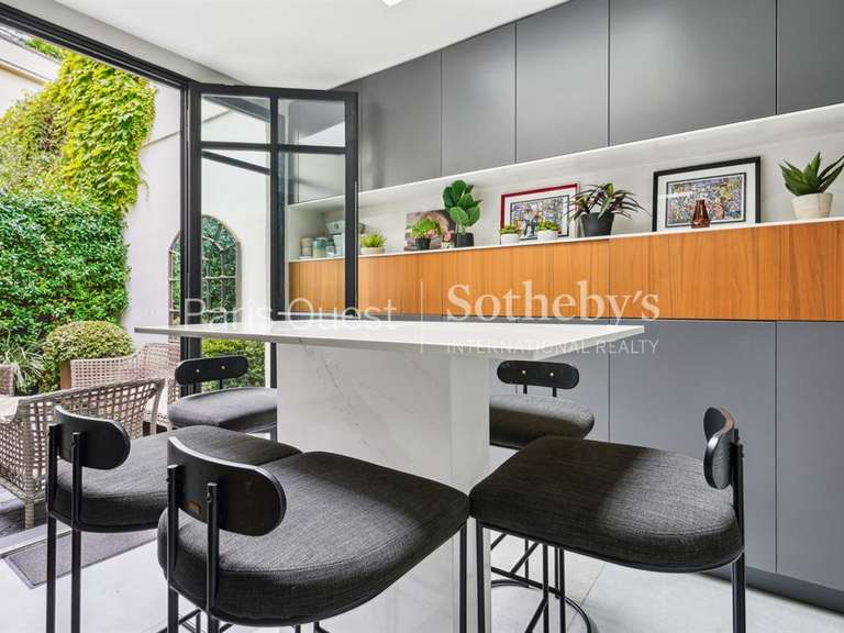 House Neuilly-sur-Seine - 4 bedrooms - 350m²