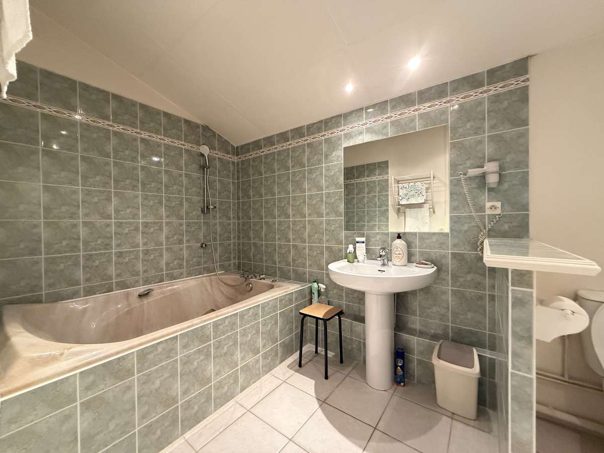 House Neuville-sur-Ain