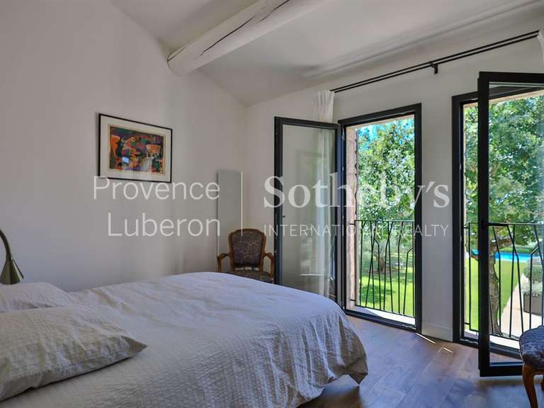 Maison Saint-Saturnin-lès-Apt - 295m²