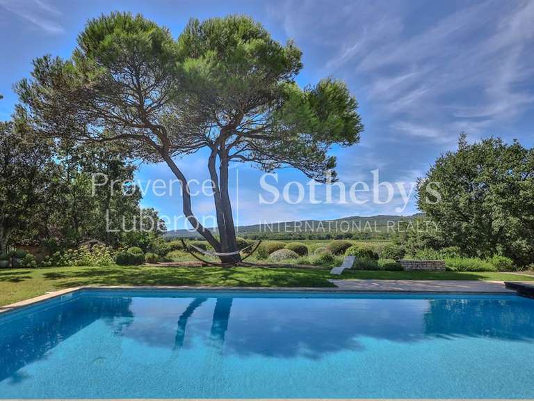 Maison Saint-Saturnin-lès-Apt - 295m²