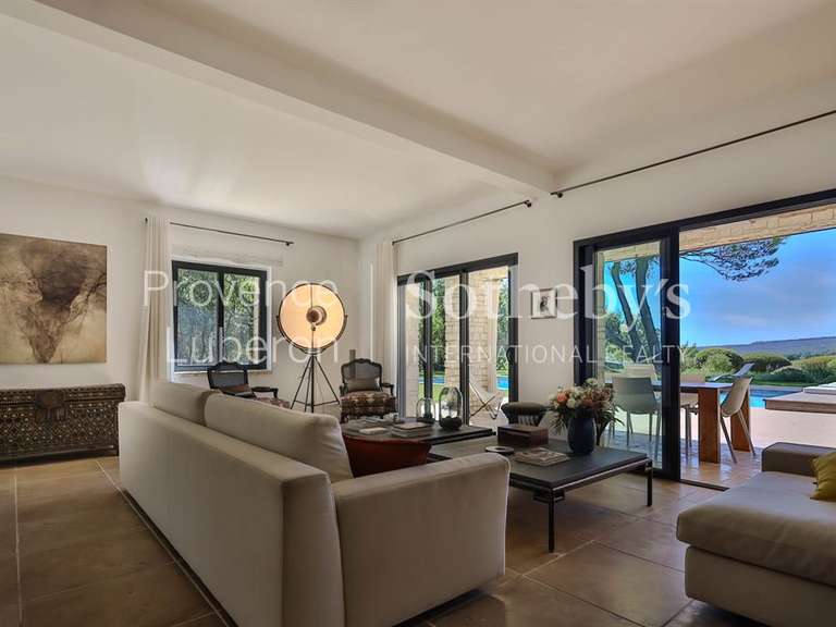 Maison Saint-Saturnin-lès-Apt - 295m²