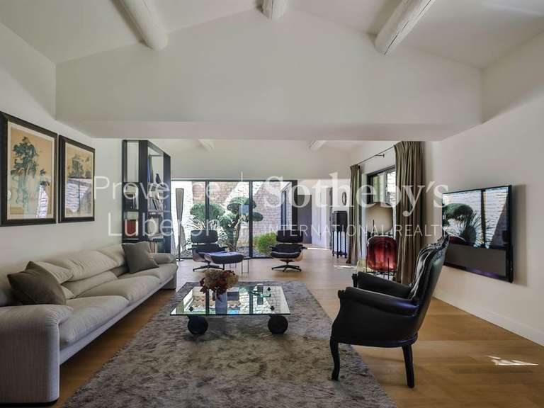 Maison Saint-Saturnin-lès-Apt - 295m²