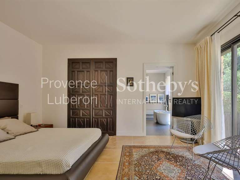 Maison Saint-Saturnin-lès-Apt - 295m²
