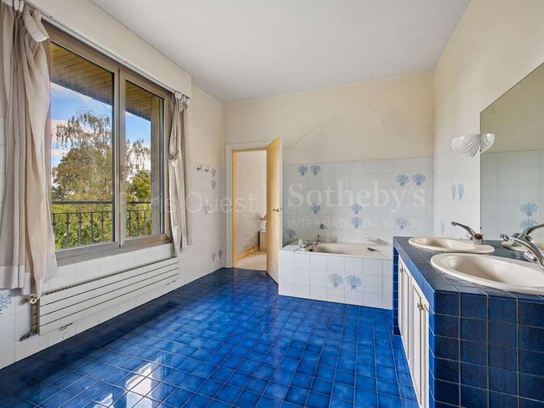 Propriété Rueil-Malmaison - 11 chambres - 985m²