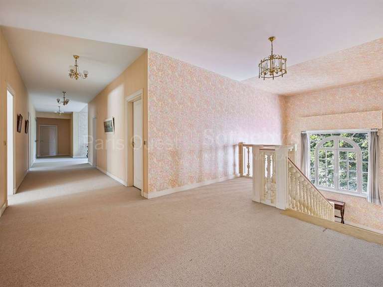 Propriété Rueil-Malmaison - 11 chambres - 985m²