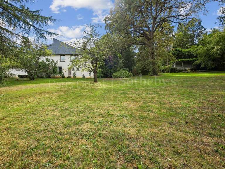 Propriété Rueil-Malmaison - 11 chambres - 985m²