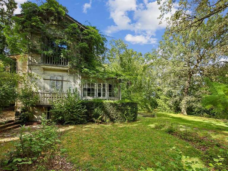 Propriété Rueil-Malmaison - 11 chambres - 985m²