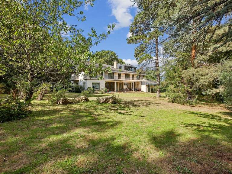 Propriété Rueil-Malmaison - 11 chambres - 985m²