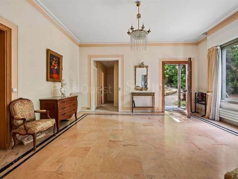 Propriété Rueil-Malmaison - 11 chambres - 985m²