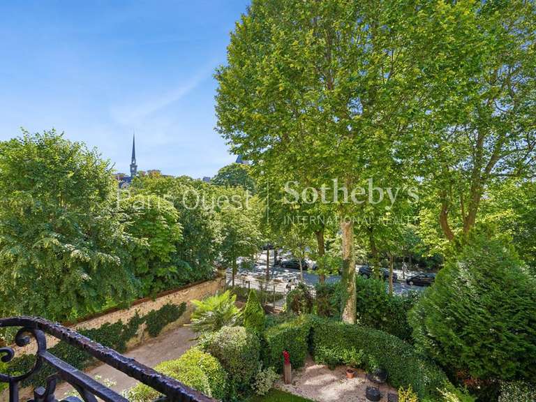 Apartment Neuilly-sur-Seine - 4 bedrooms - 194m²