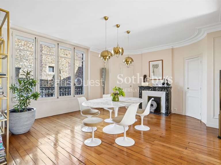 Apartment Neuilly-sur-Seine - 4 bedrooms - 194m²