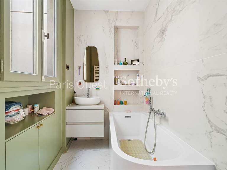 Apartment Neuilly-sur-Seine - 4 bedrooms - 194m²