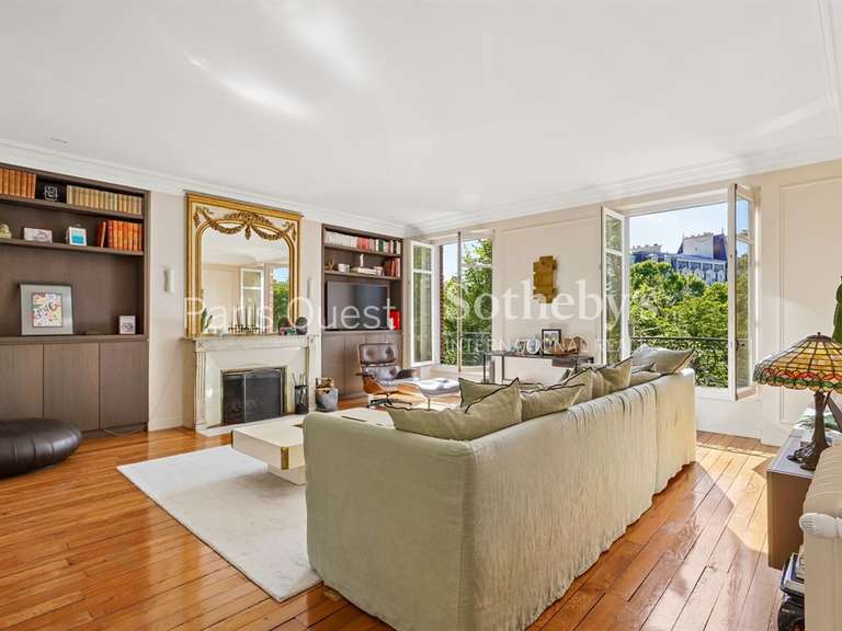 Apartment Neuilly-sur-Seine - 4 bedrooms - 194m²