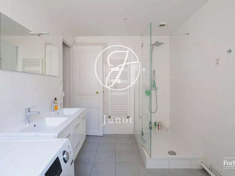 Appartement Paris 1er - 2 chambres - 108m²