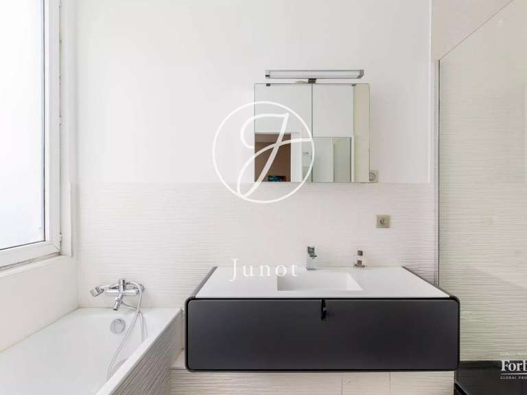 Appartement Paris 17e - 4 chambres - 176m²