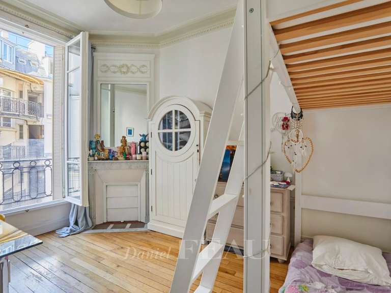Appartement Paris 7e - 3 chambres - 130m²