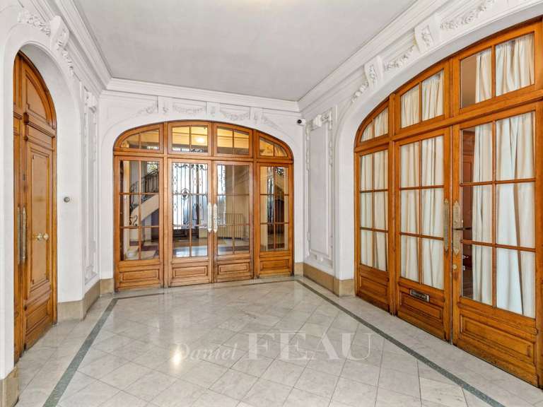 Appartement Paris 8e - 3 chambres - 190m²