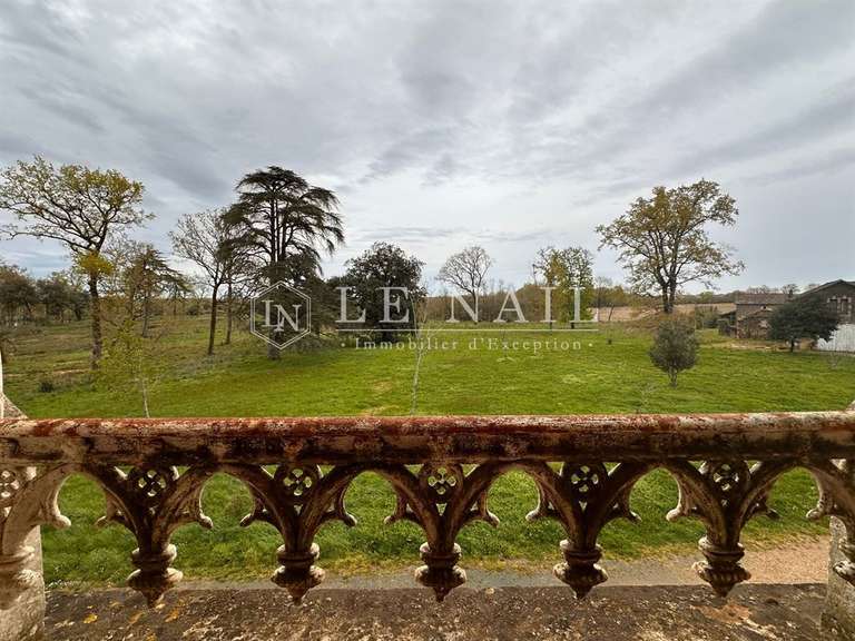 Château Sainte-Hermine - 8 chambres - 670m²