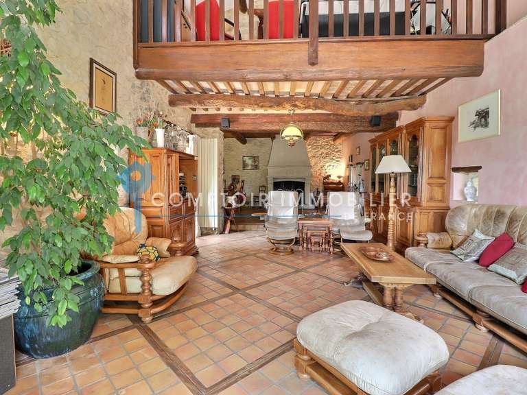 Maison Saint-Quentin-la-Poterie - 5 chambres - 300m²