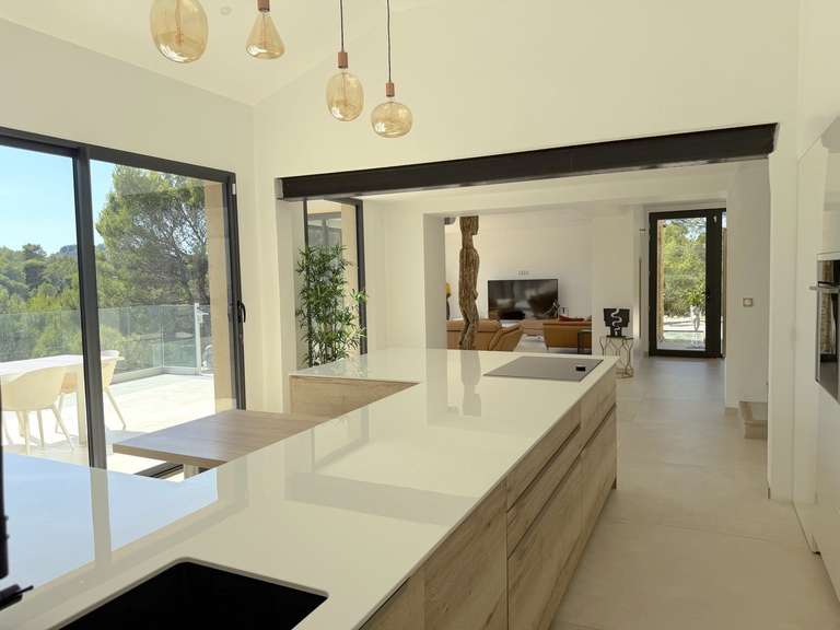 Maison Malemort-du-Comtat - 5 chambres - 215m²