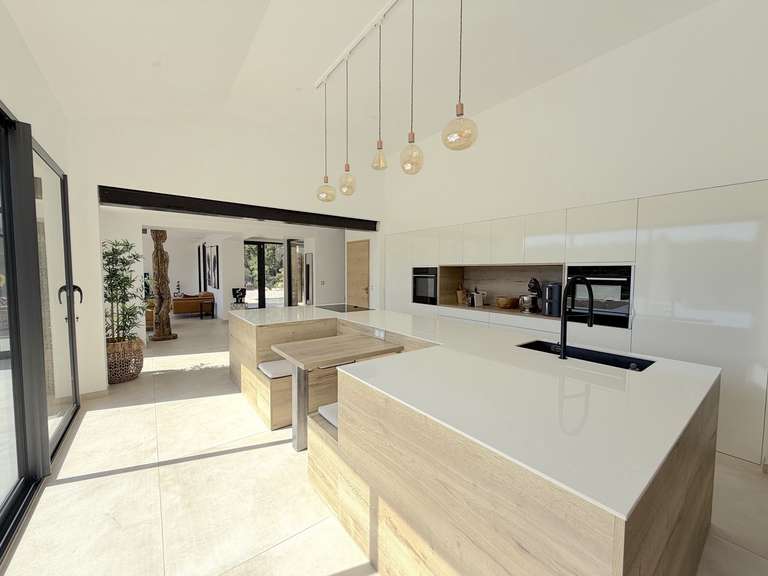 Maison Malemort-du-Comtat - 5 chambres - 215m²