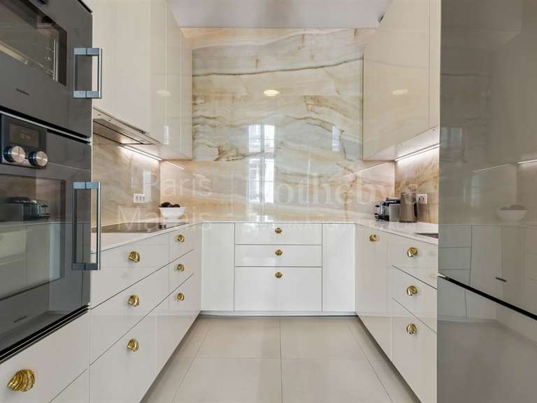 Appartement Paris 1er - 3 chambres - 169m²