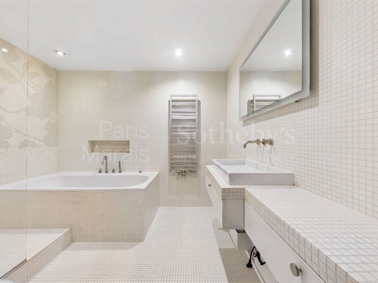 Appartement Paris 1er - 3 chambres - 169m²