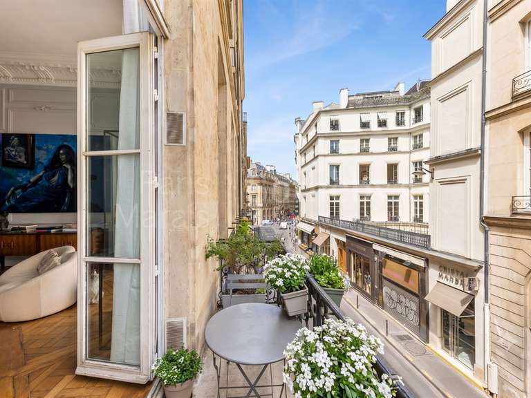 Appartement Paris 1er - 3 chambres - 169m²