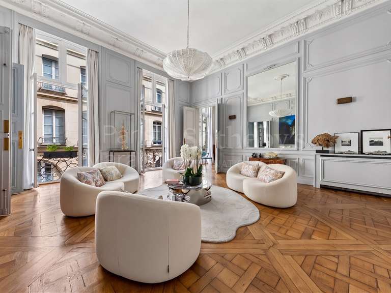 Appartement Paris 1er - 3 chambres - 169m²