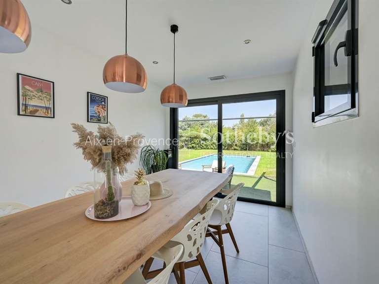 Maison Bouc-Bel-Air - 5 chambres - 250m²