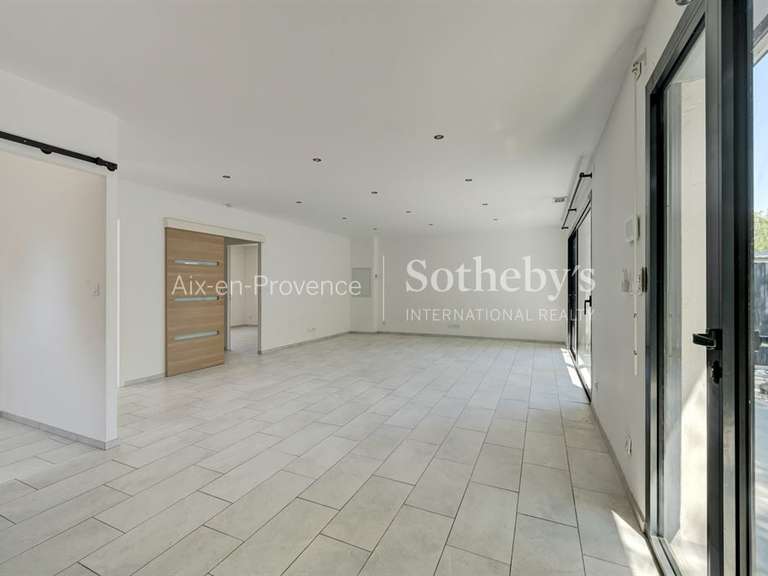 Maison Bouc-Bel-Air - 5 chambres - 250m²