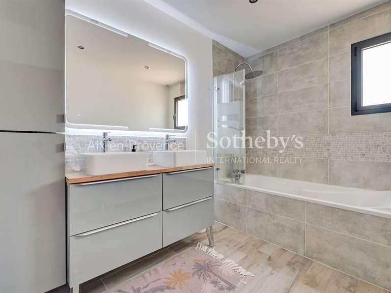 Maison Bouc-Bel-Air - 5 chambres - 250m²