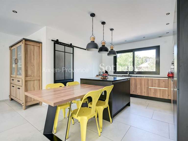 Maison Bouc-Bel-Air - 5 chambres - 250m²