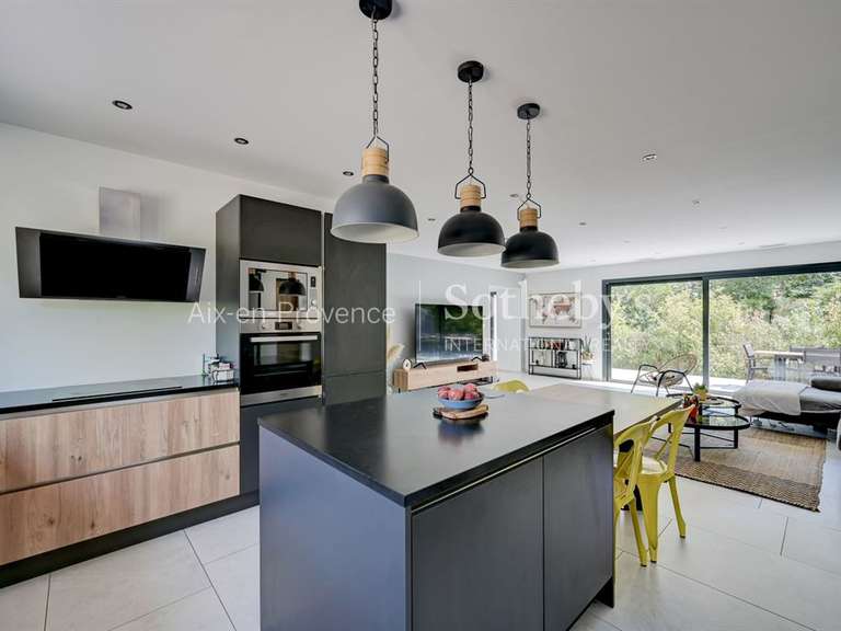 Maison Bouc-Bel-Air - 5 chambres - 250m²