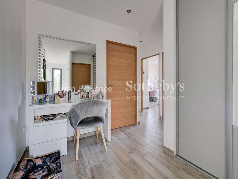 Maison Bouc-Bel-Air - 5 chambres - 250m²