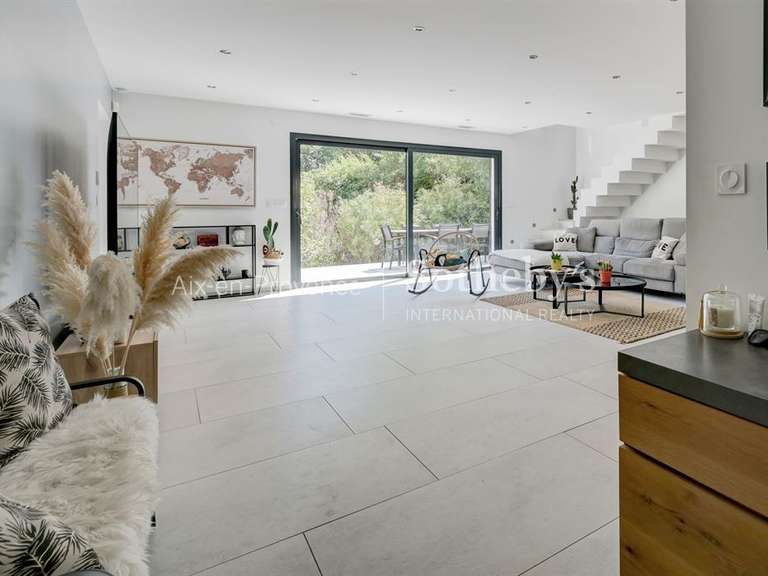 Maison Bouc-Bel-Air - 5 chambres - 250m²