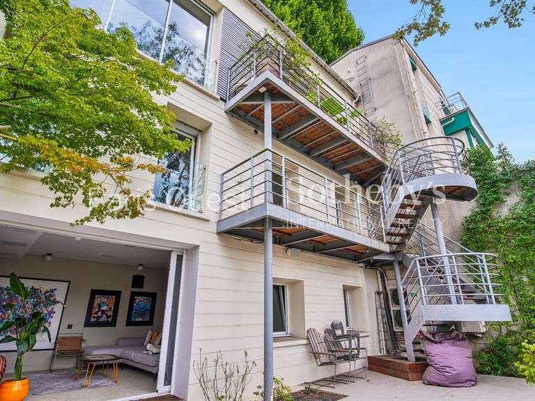 Maison Neuilly-sur-Seine - 3 chambres - 210m²