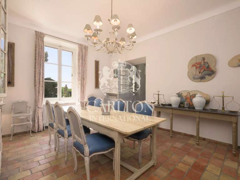 Propriété Châteauneuf-Grasse - 5 chambres - 300m²