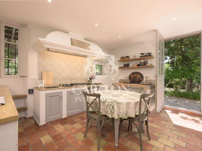 Propriété Châteauneuf-Grasse - 5 chambres - 300m²