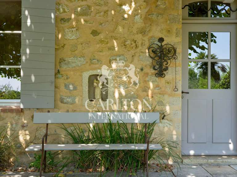 Propriété Châteauneuf-Grasse - 5 chambres - 300m²
