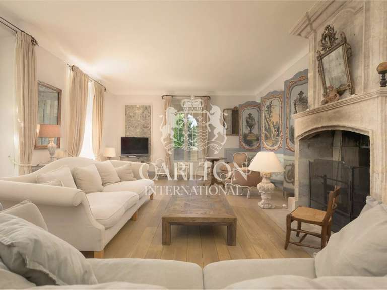 Propriété Châteauneuf-Grasse - 5 chambres - 300m²