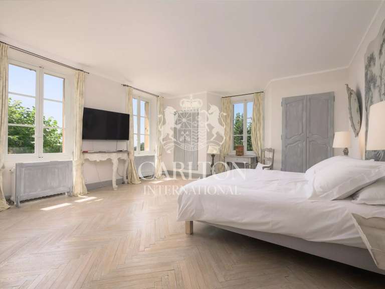 Propriété Châteauneuf-Grasse - 5 chambres - 300m²