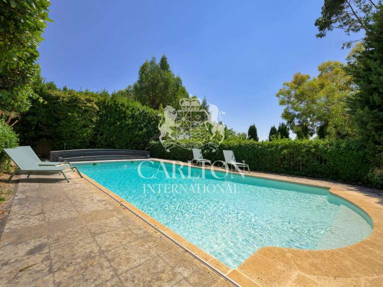 Propriété Châteauneuf-Grasse - 5 chambres - 300m²